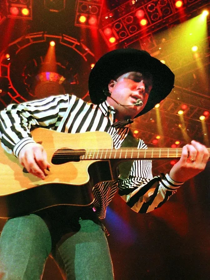 Garth Brooks at Reed_The Eagle-1 web1