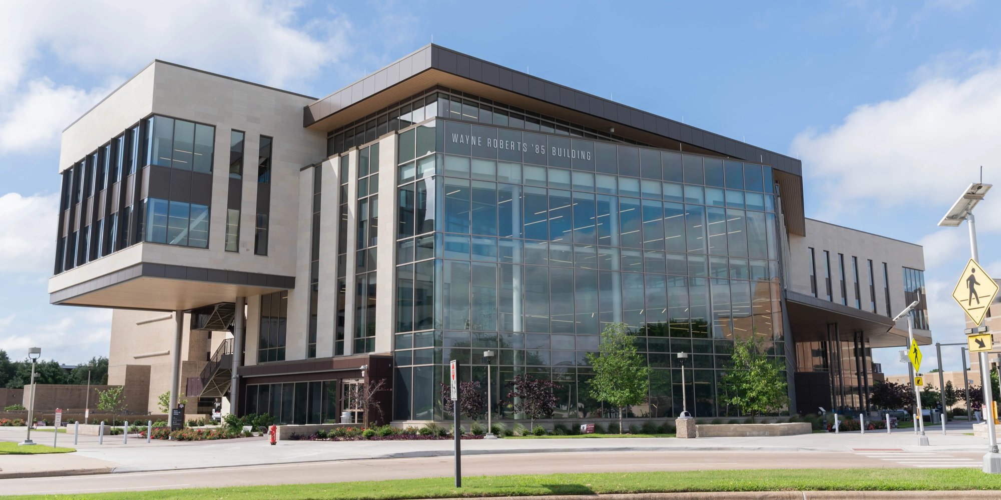 Roberts Exterior Photo 2_MAYS web1