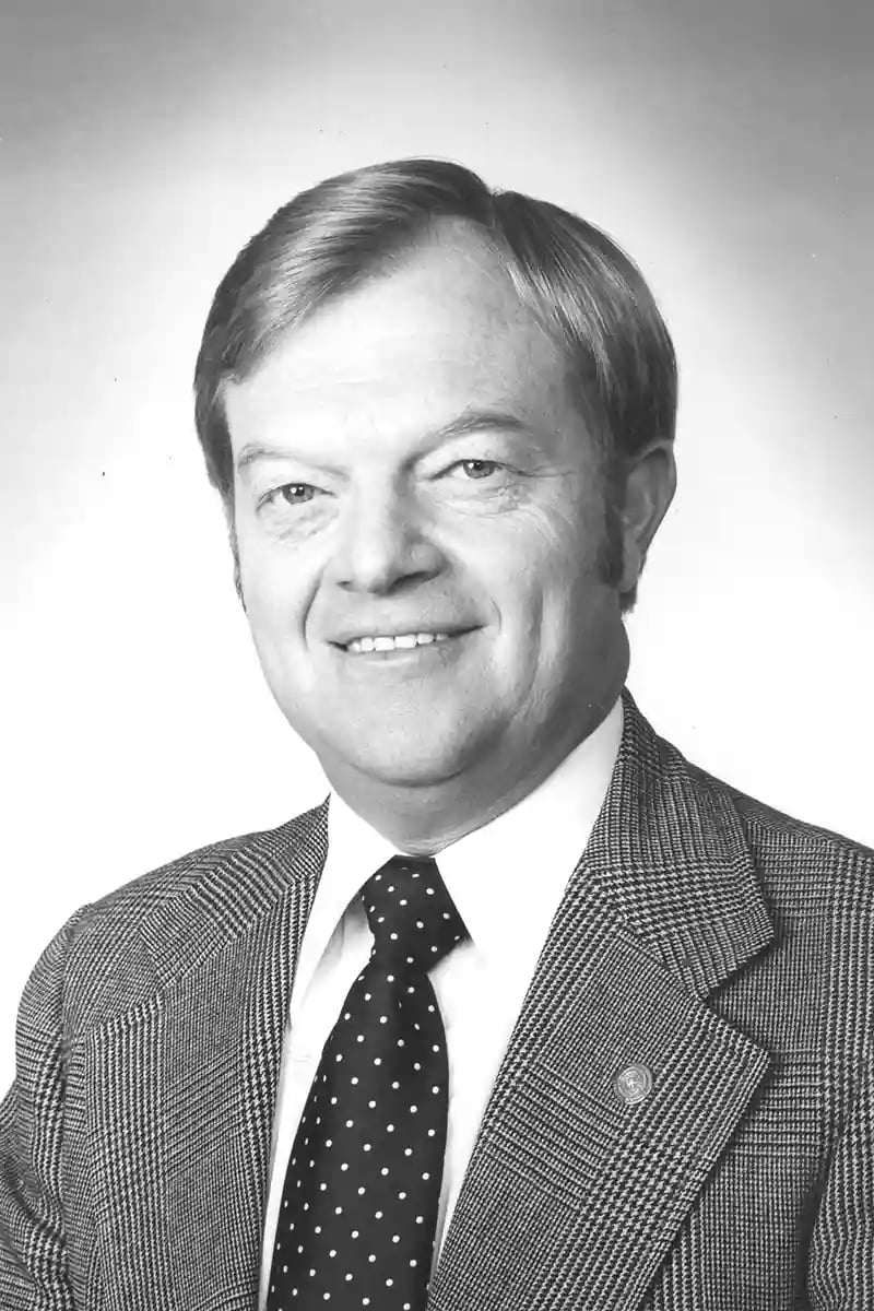 Dr Bob Walker_2 web