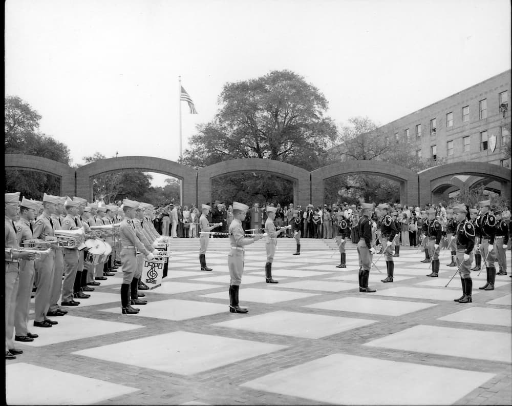 Corps arches 1_Cushing