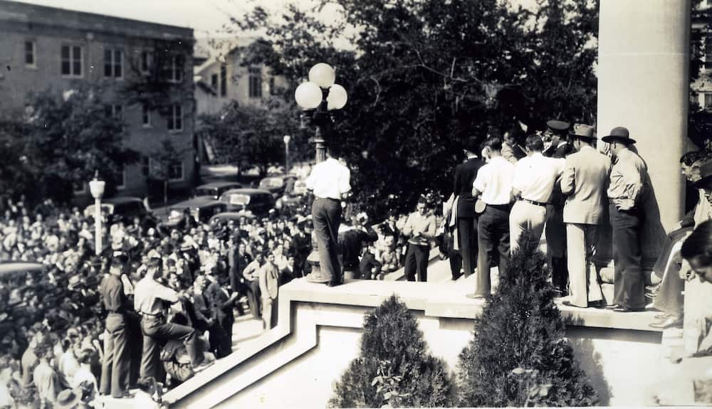 Early Yell Practice_Cushing Mem Library-1